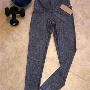 Niyama Sol Hi-Rise Herringbone Legging - NWT! 🛍